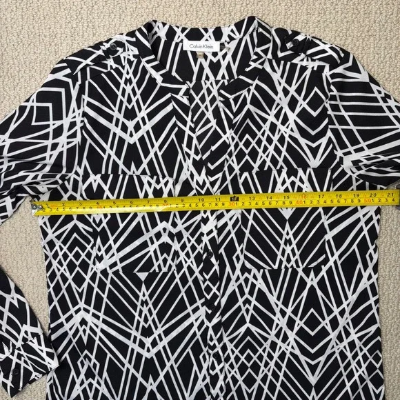 Calvin‎ Klein Black White Geometric Print Blouse, Womens Size Medium - Picture 8 of 14